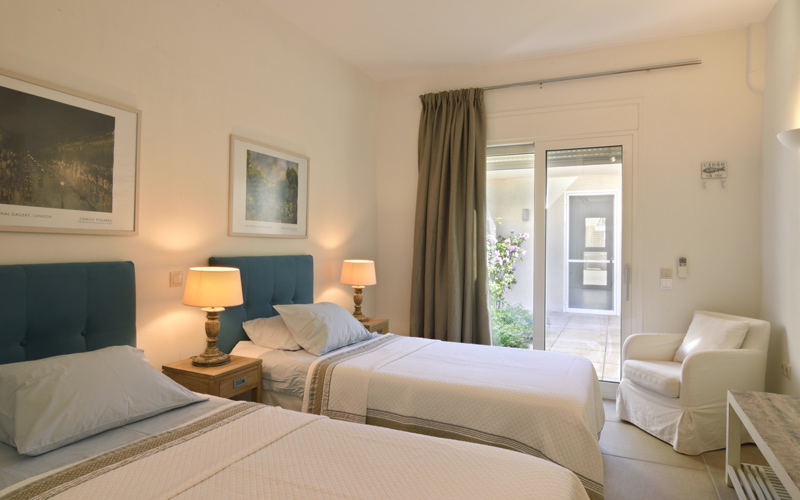 twin bedroom