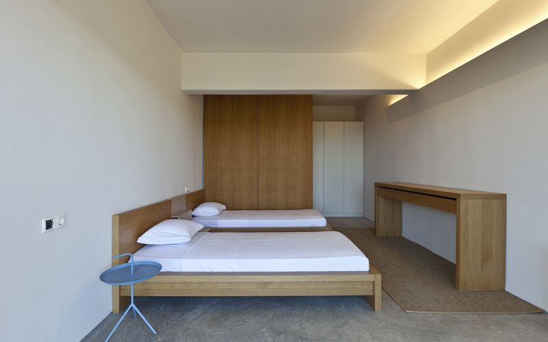 twin beds
