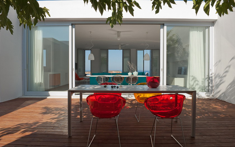outdoors dining area
