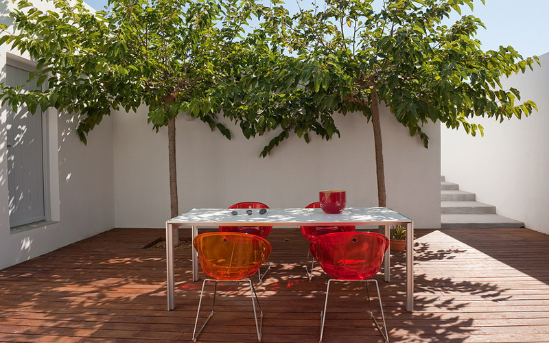 outdoors dining area