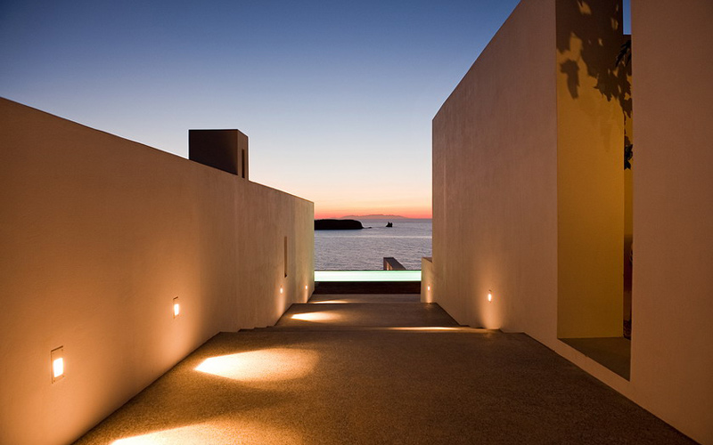 villa at night