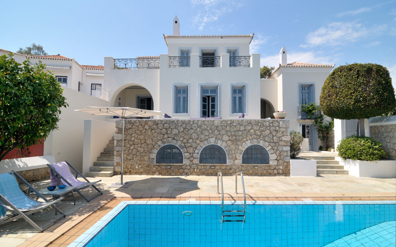 villa and pool area at daytime