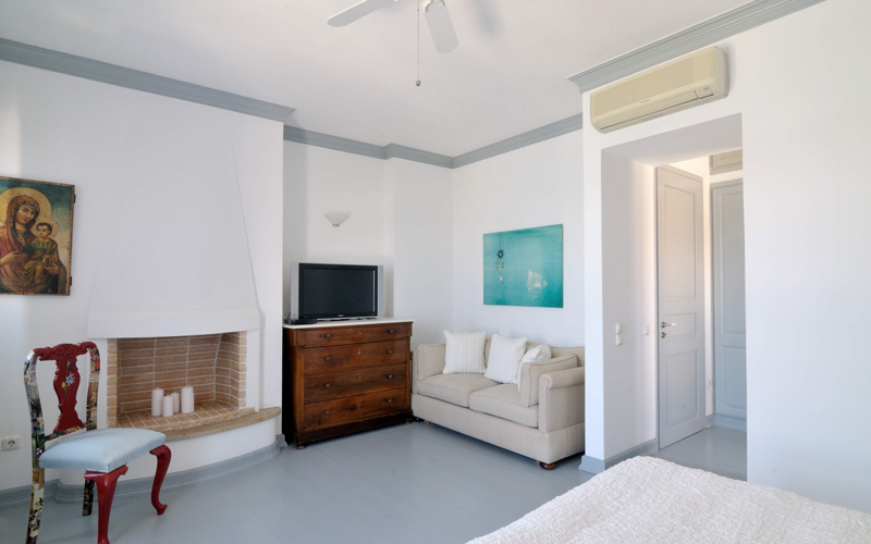 double bedroom with TV