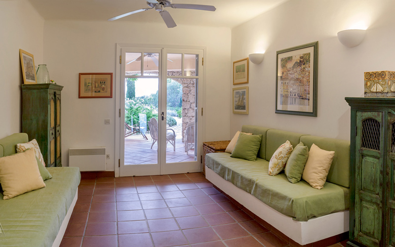 sitting area with sofas