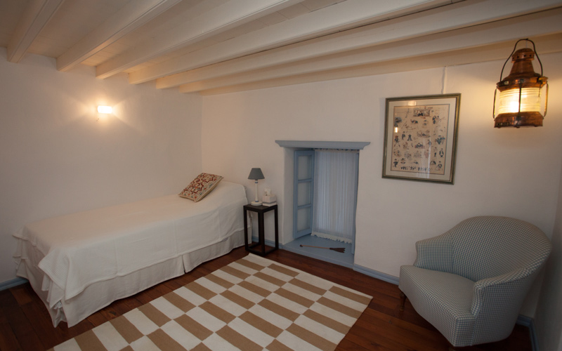 semi-double bedroom