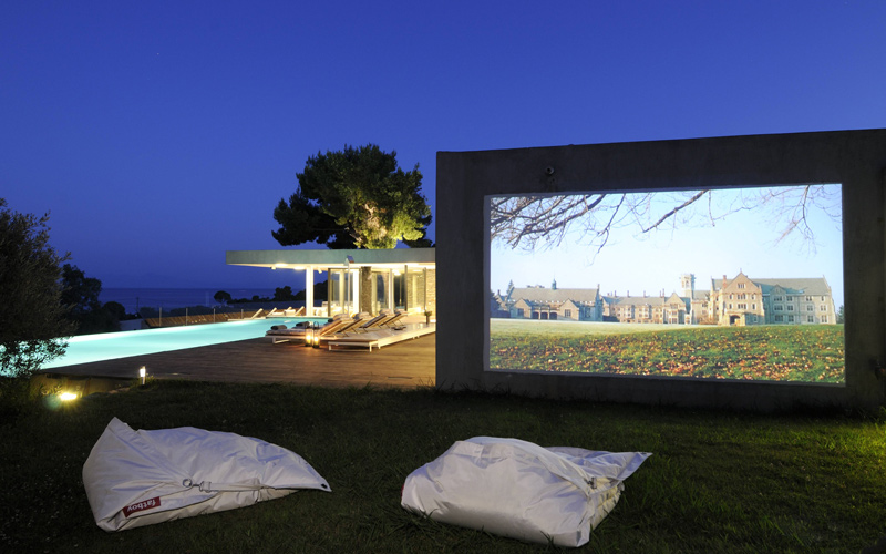outdoors home cinema
