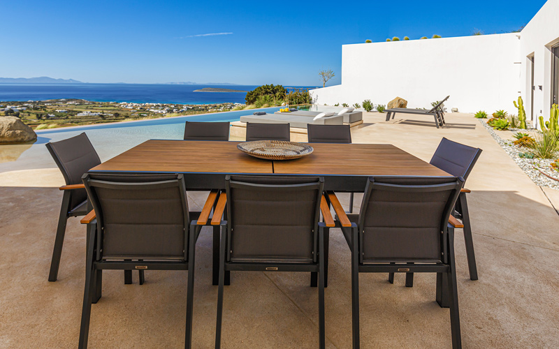 outdoor dining area