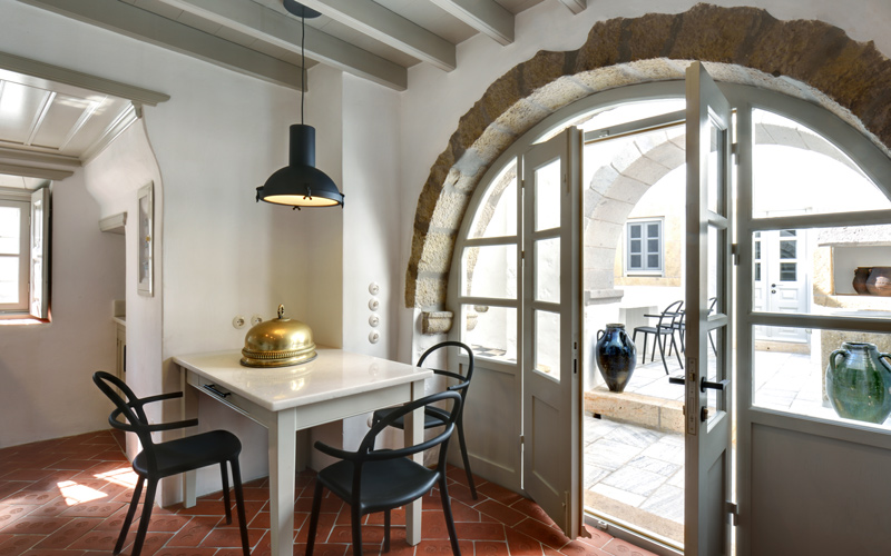 indoor small table for 4 people