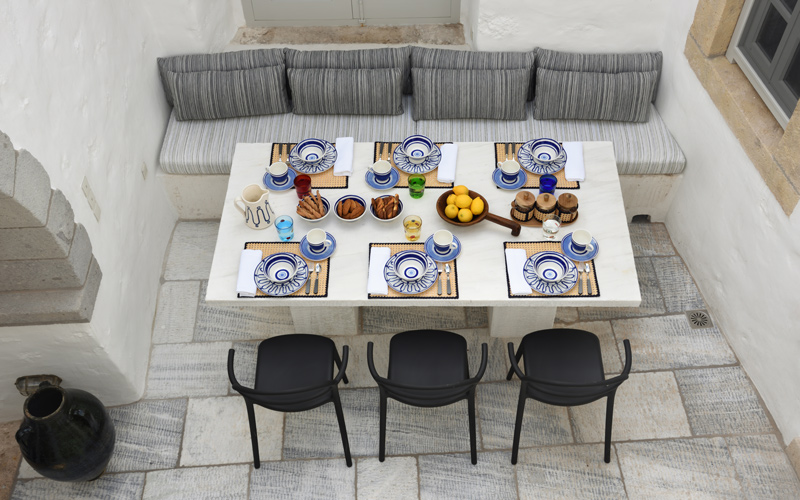 outdoor dining table for 6 people