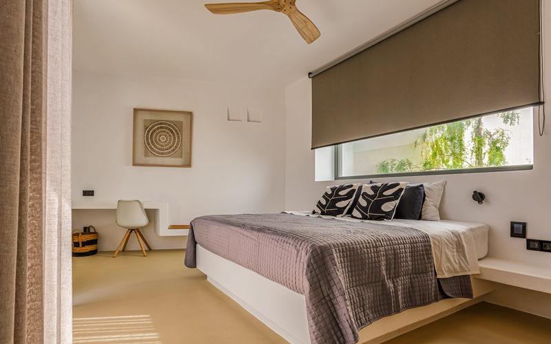 bedroom with double bed