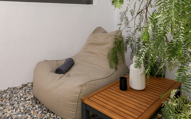 outdoor small lounge