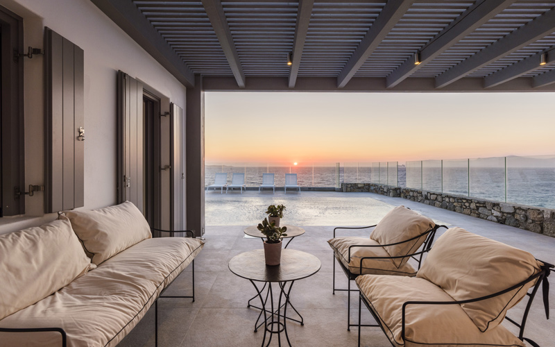 outdoor lounge