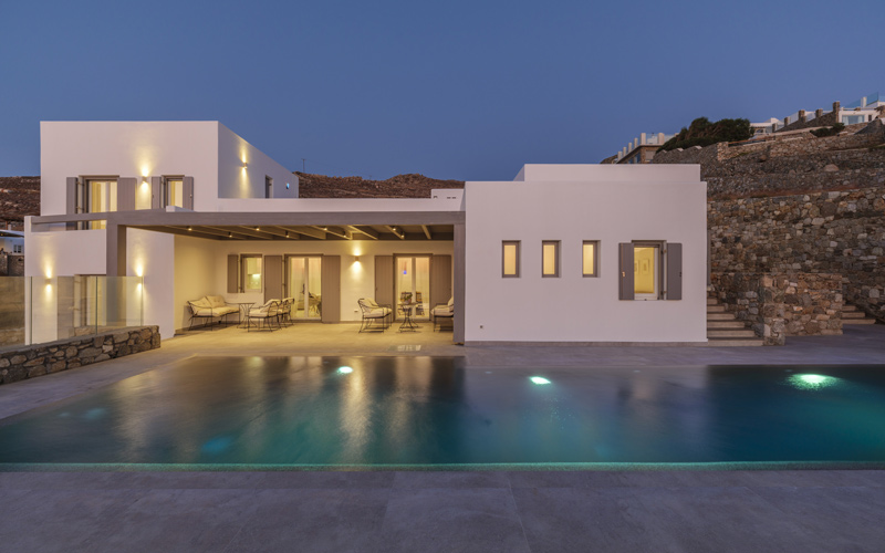 villa by night