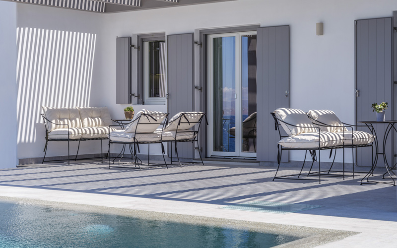 outdoor lounge area