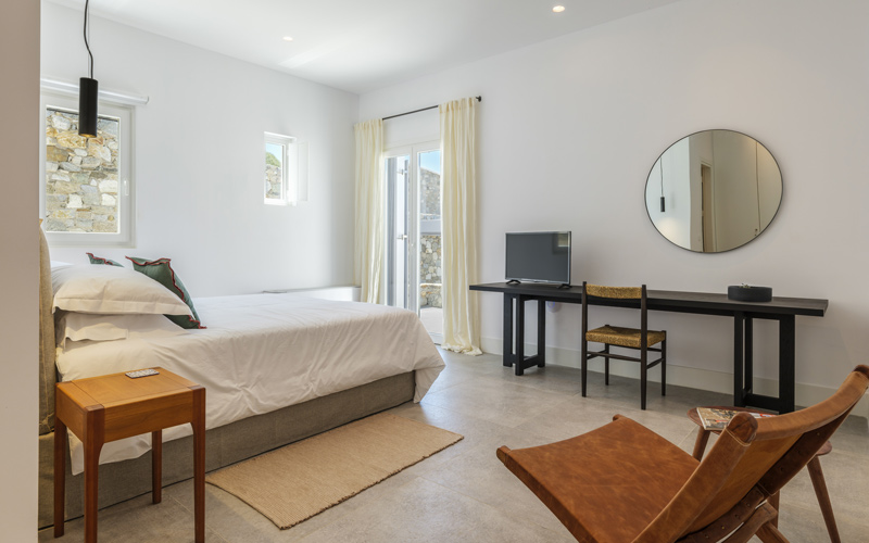 bedroom with double bed