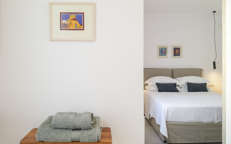 bedroom with double bed