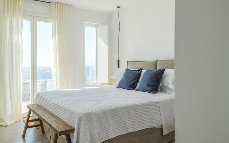 bedroom with double bed