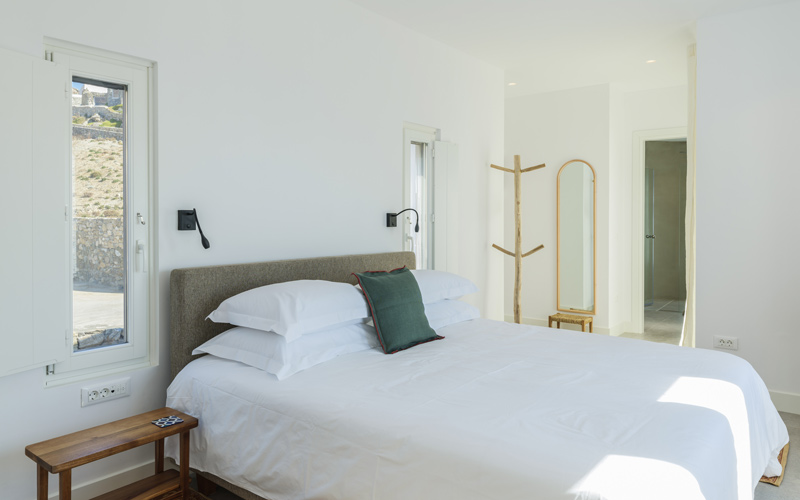bedroom with double bed