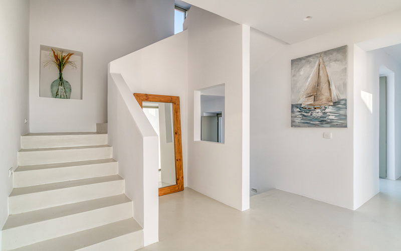 stairs to the upper level