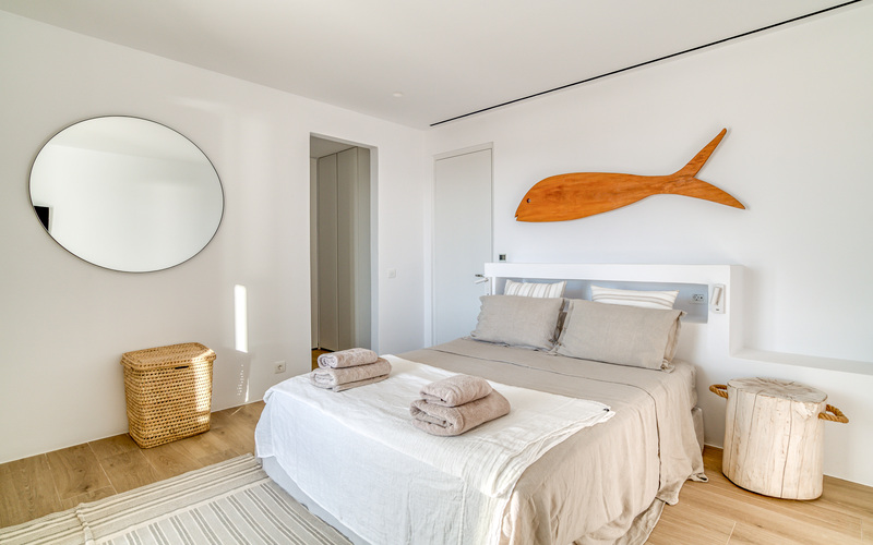 bedroom with double bed