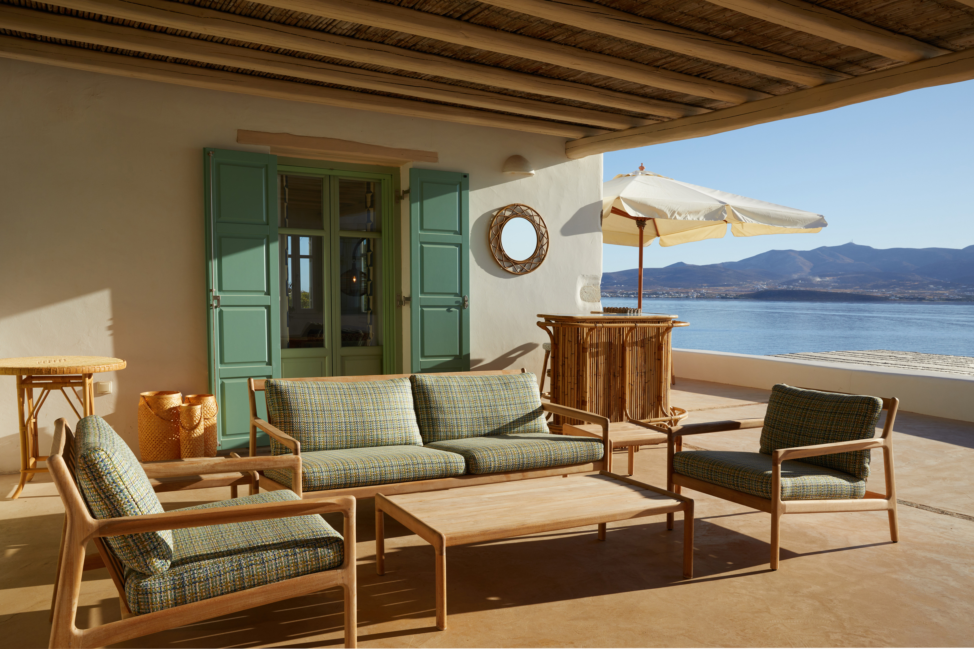 outdoor lounge area