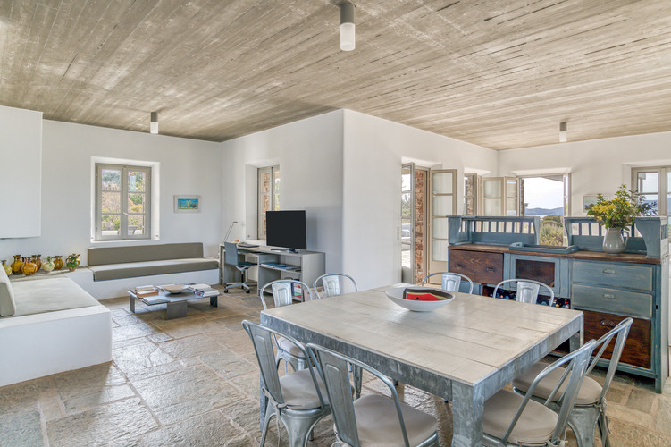 STONE SITTING&DINING ROOM