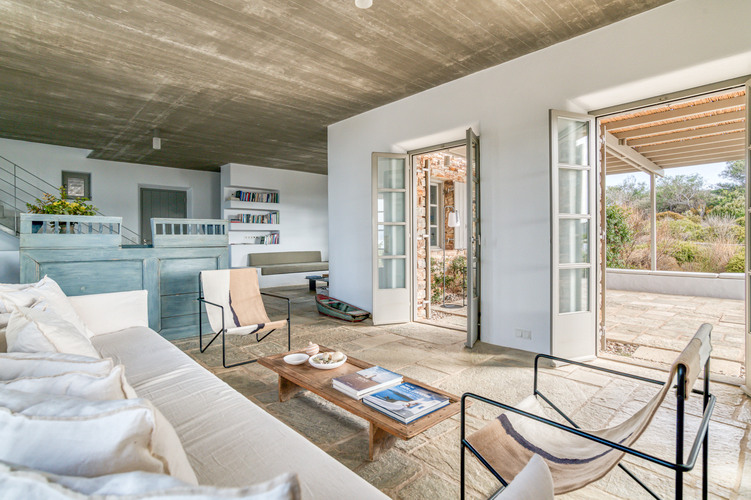 STONE SITTING ROOM