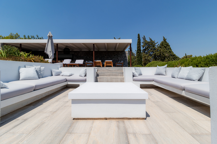 outdoor lounge area