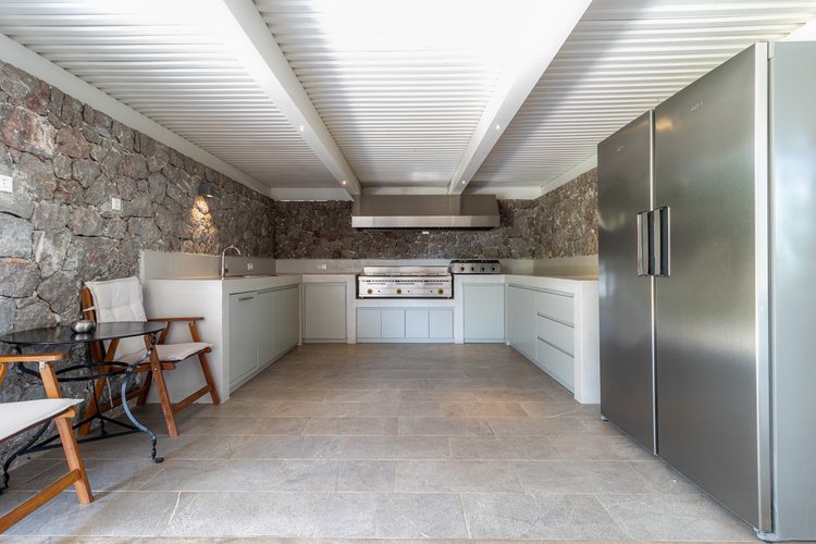 outdoor kitchen area