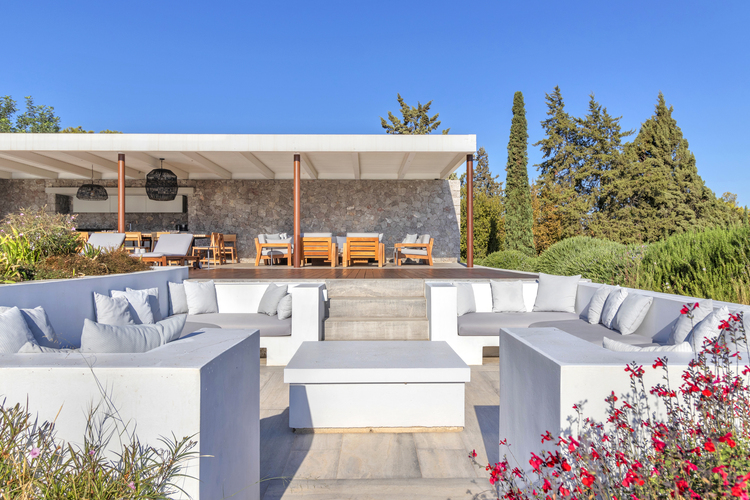 outdoor lounge area