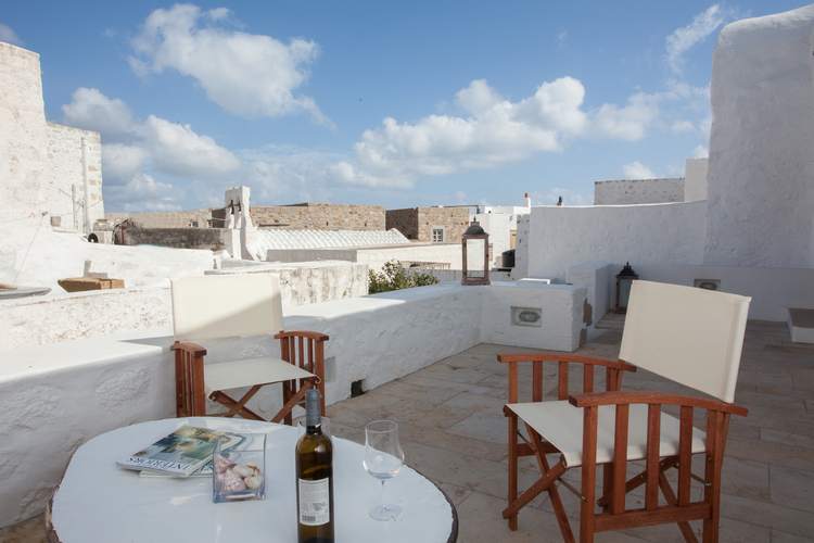 balcony with coffee table