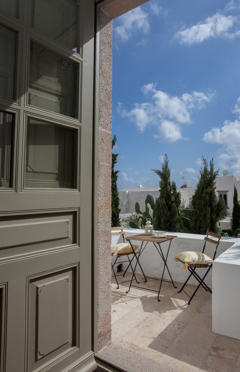 balcony area