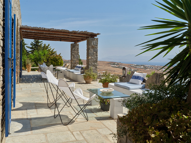 front balcony with lounge area an sea view