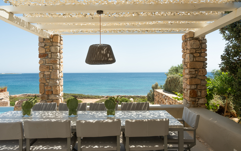 outdoor dining table