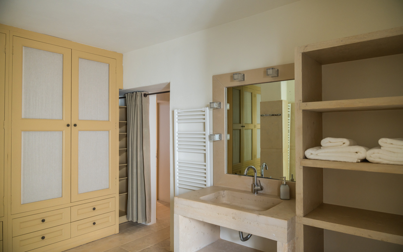 bedroom with double bed and closet