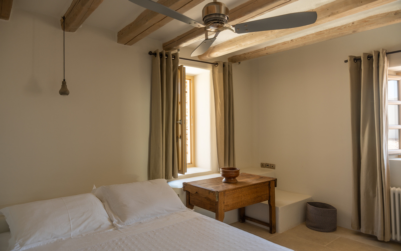bedroom with double bed