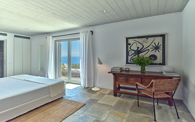 bedroom with double bed