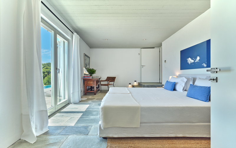 bedroom with double bed