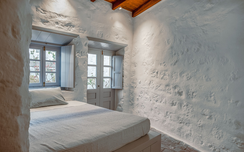 bedroom with double bed