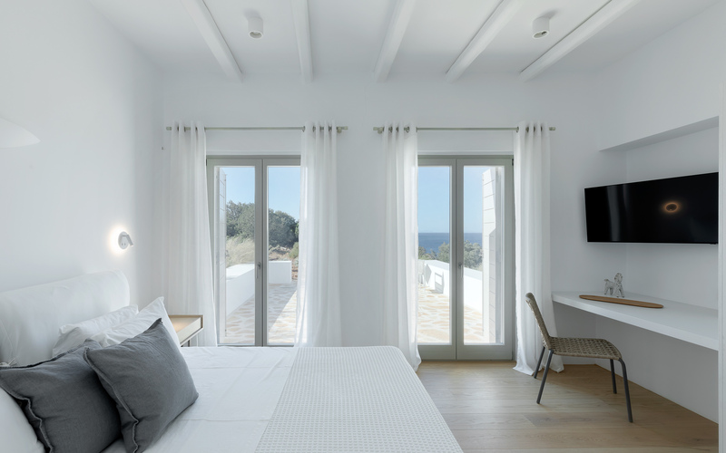 bedroom with double bed