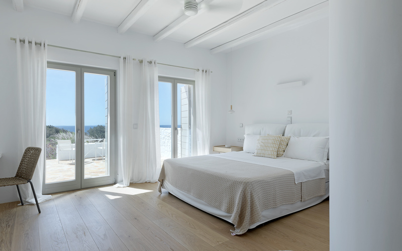 bedroom with double bed