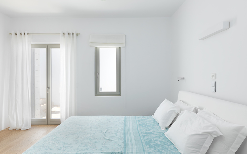 bedroom with double bed