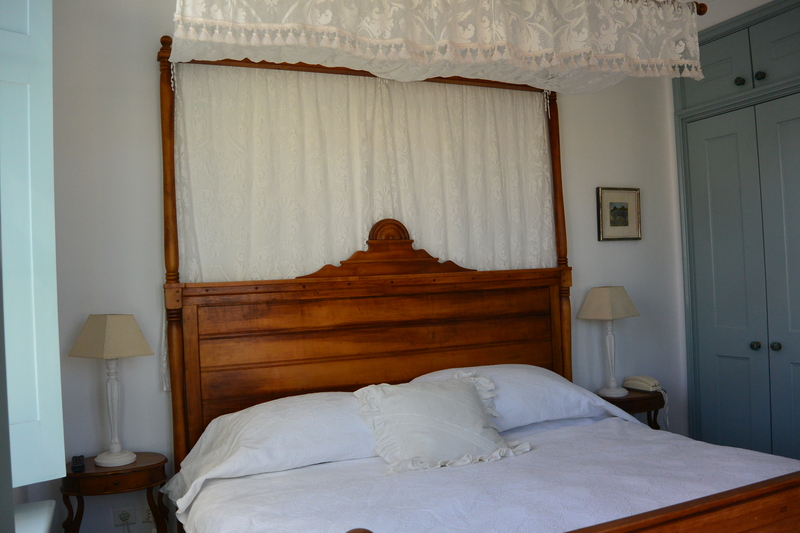 bedroom with double bed 
