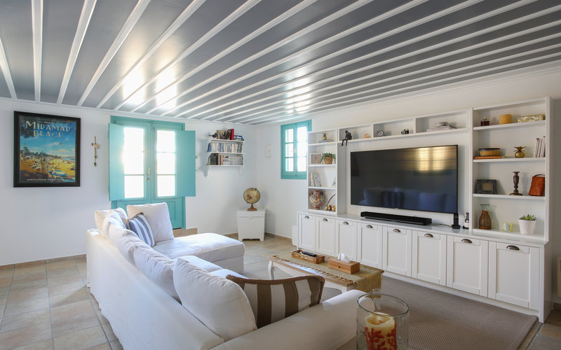 lounge area with TV