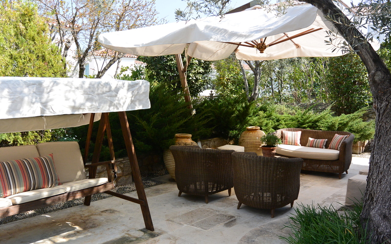 outdoor lounge area