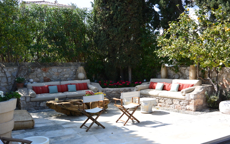 outdoor lounge area