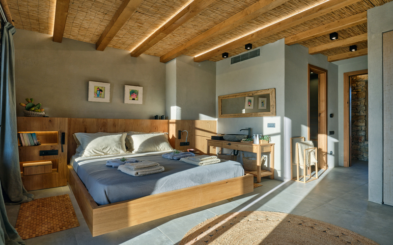bedroom with double bed