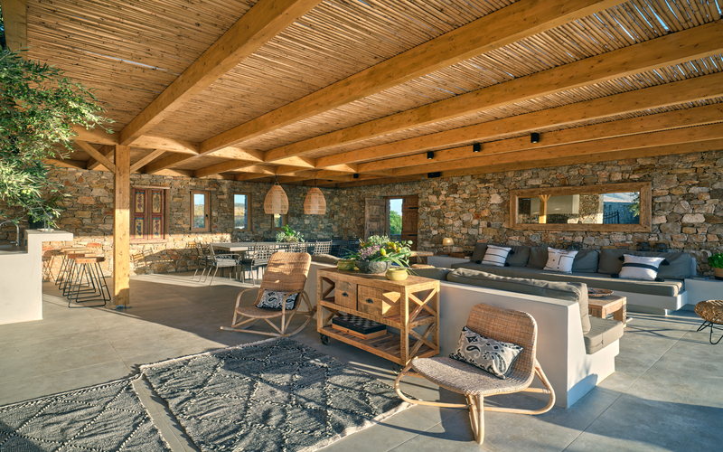 outdoor lounge area 