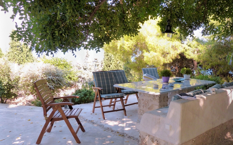 outdoor dining area