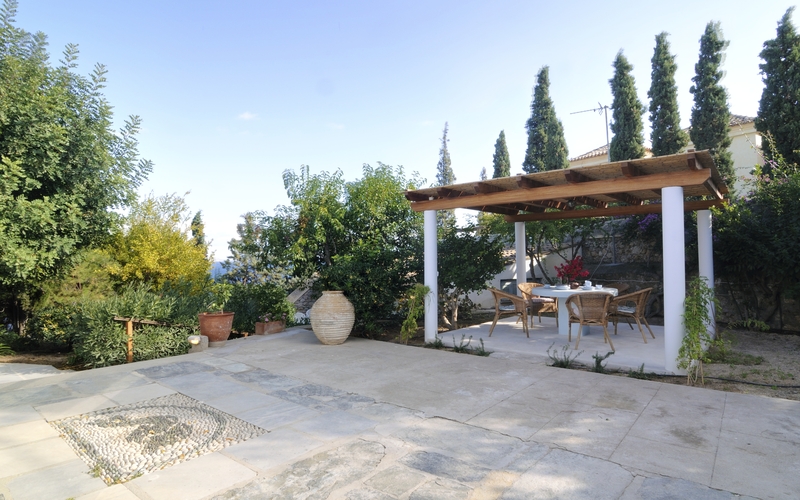 outdoor shaded dining area 